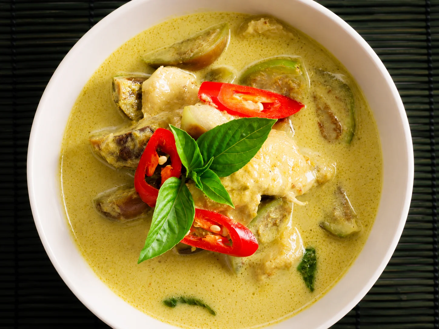 Thai green curry with chicken and basil at Tawan Chay